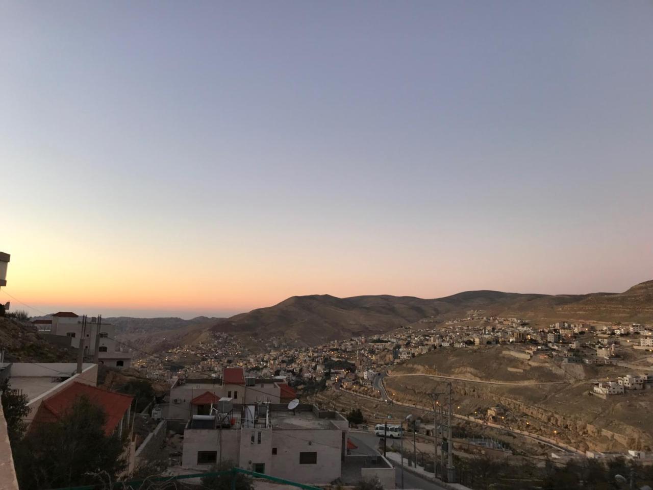 Panoramic View Hotel Wadi Musa Bagian luar foto